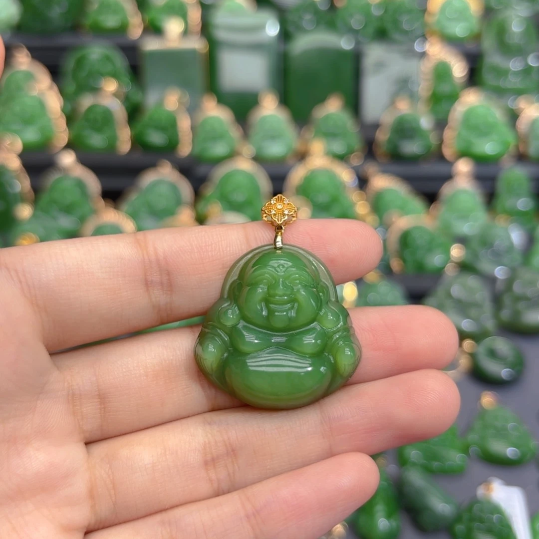 颈饰18K金镶嵌和田玉（碧玉）
