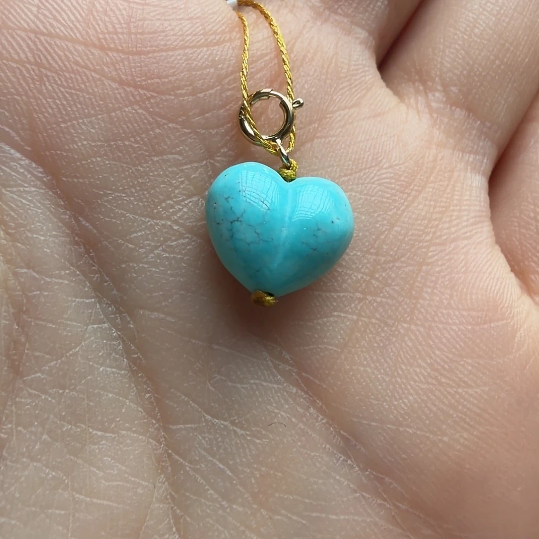 绿松石未镶嵌颈饰