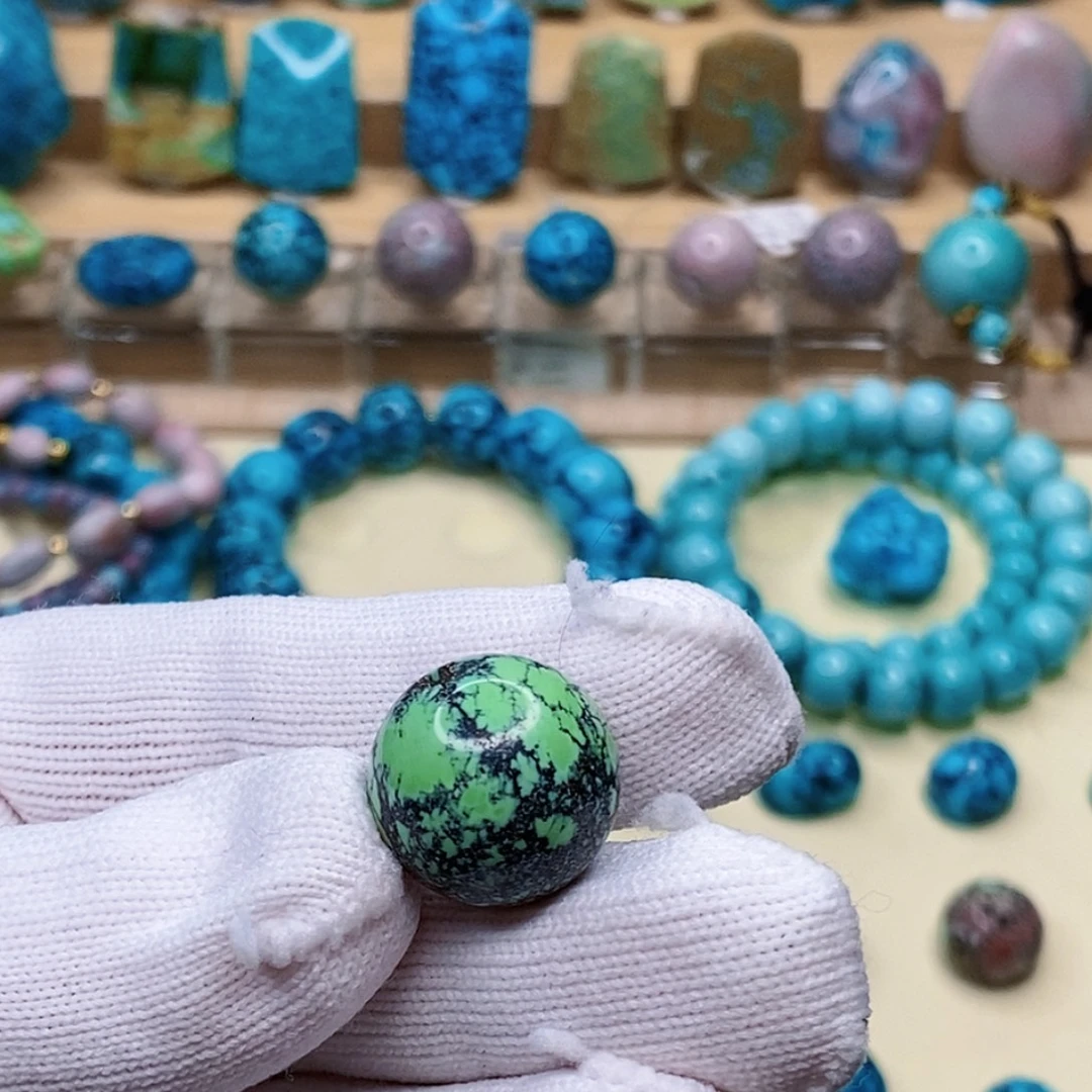 绿松石未镶嵌珠宝奇石