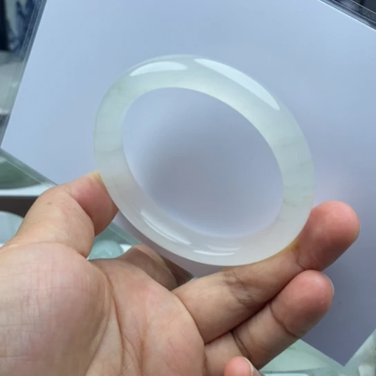 未镶嵌手镯石英质玉（金丝玉）