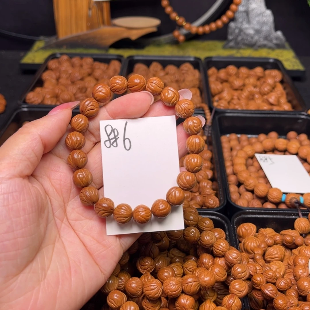 桃核手串玉龙脊10左右精品