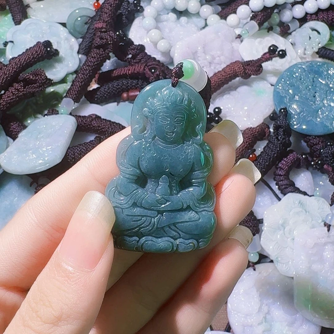 翡翠未镶嵌颈饰实际上你们