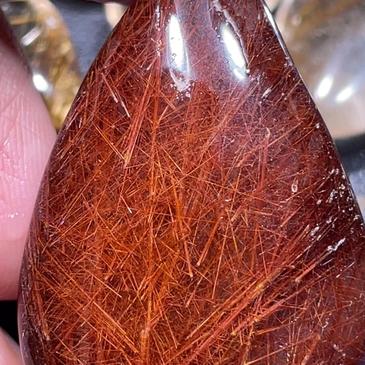 未镶嵌颈饰发晶马*