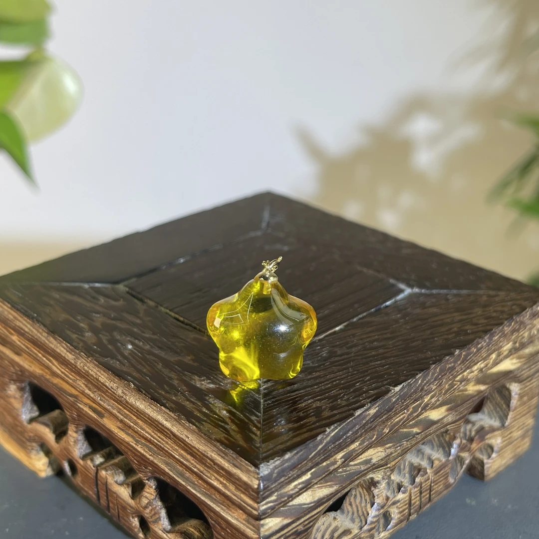 JTA02-019  琥珀-18K扣星形吊坠