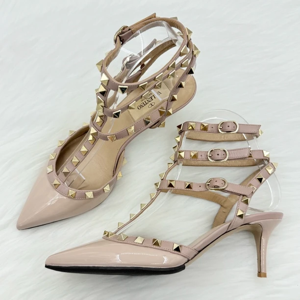 99新 Valentino/华伦天奴 裸色三环铆钉高跟 36.5码 公价8k j3078
