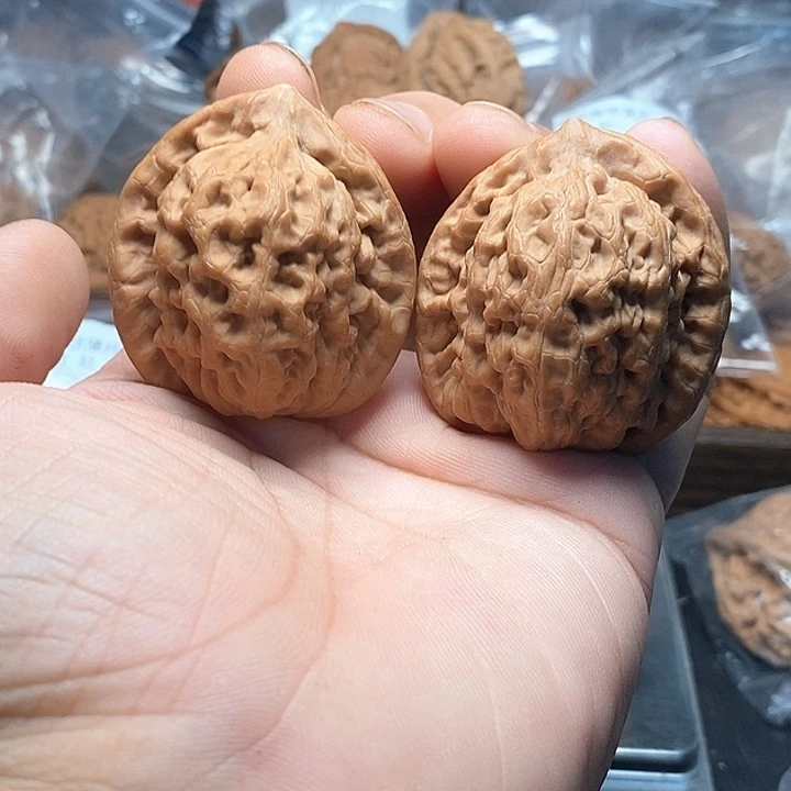 辞***忧文玩核桃金公子42-2元