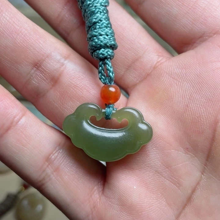 和田玉颈饰未镶嵌穆**享