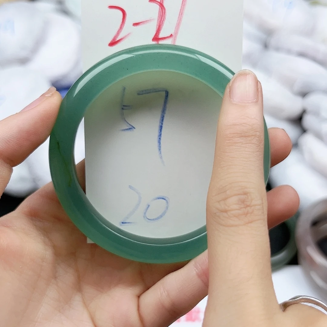 未镶嵌手镯石英质玉2.21