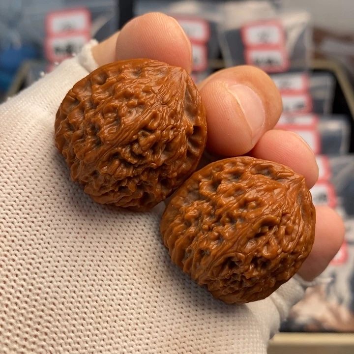 文玩核桃吊坠31瑕疵南疆石