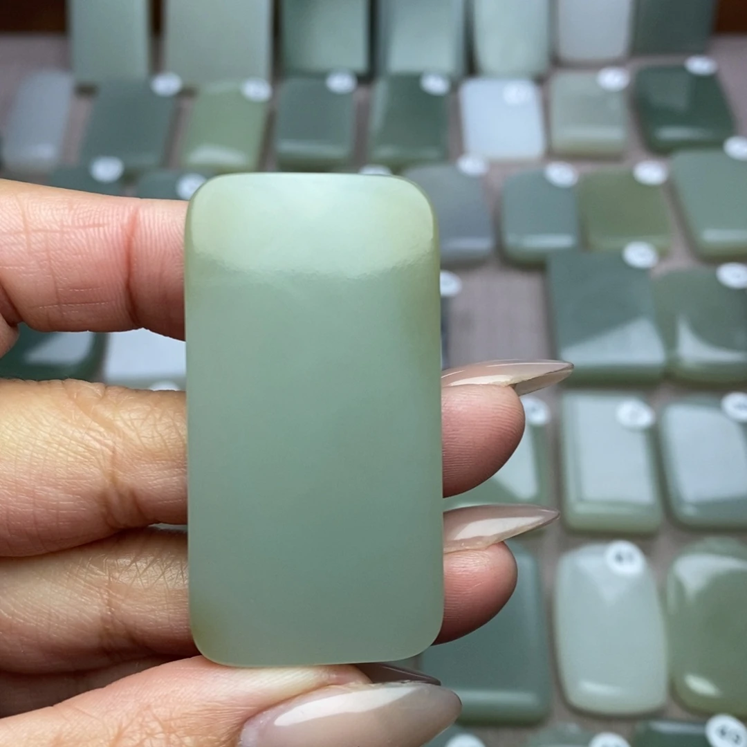 H***2和田玉未镶嵌颈饰