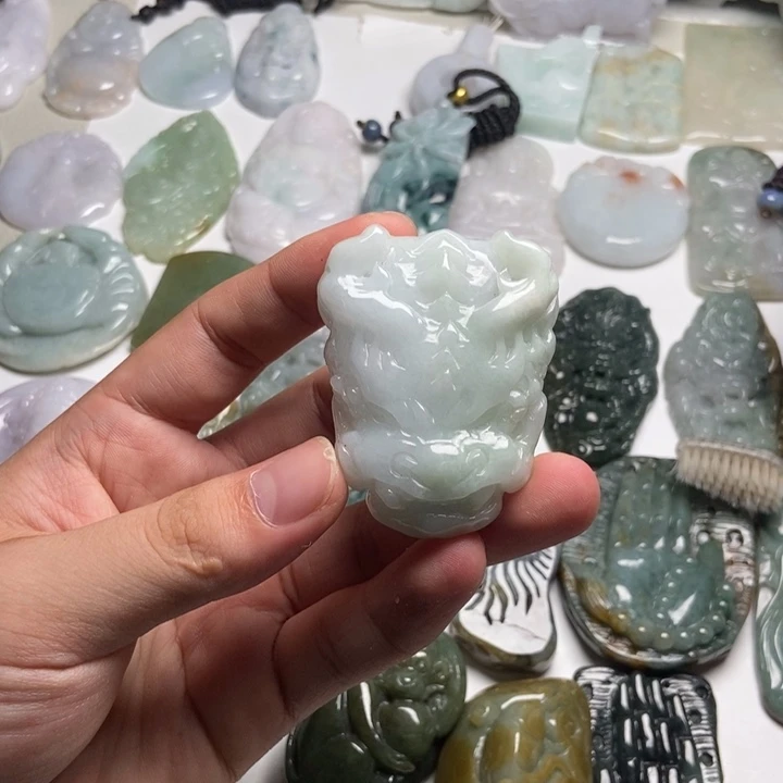 翡翠未镶嵌颈饰龙头6