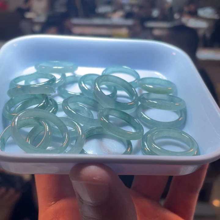 翡翠戒指未镶嵌多样性一件裸发