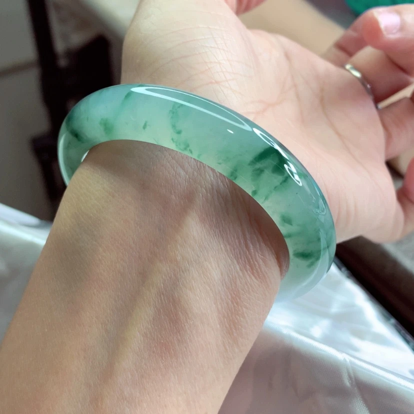 【闪购商品】翡翠手镯未镶嵌55.4对标十一万，直接拍