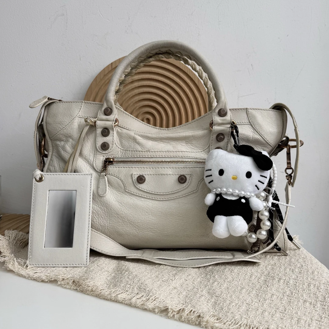 95新 Balenciaga/巴黎世家 米白色中号city机车包（38cm）/Y713