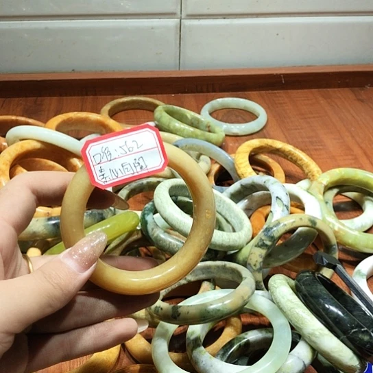 未镶嵌蛇纹石玉手镯素**阳