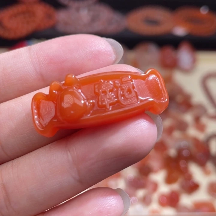 南红玛瑙幸运兔手牌未镶嵌205