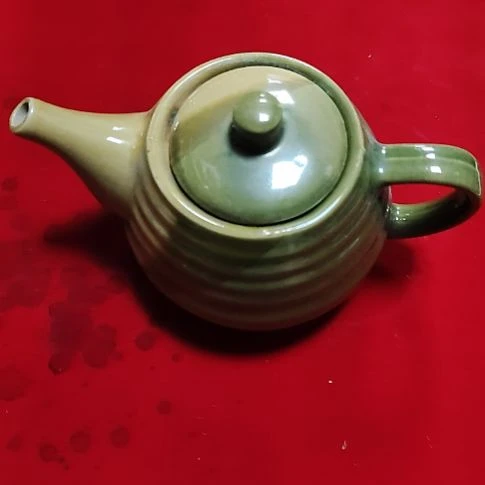 瓷片盘，沙锅，瓷片，瓶，碗，各种沙锅，摆件，