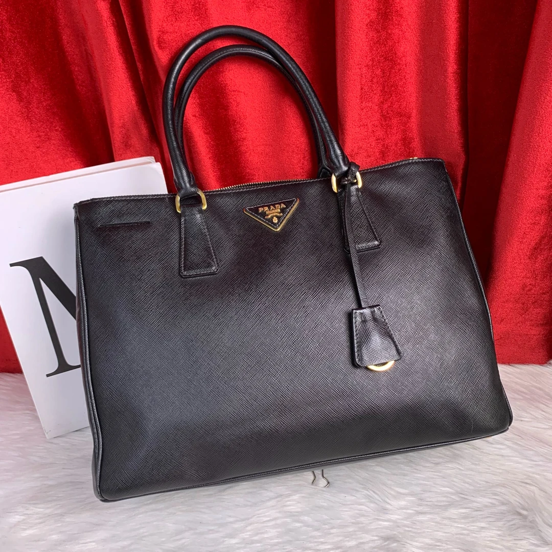 95新 Prada/普拉达 黑金杀手包/BB09118374/8374