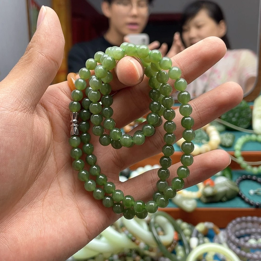 手链未镶嵌和田玉威****?