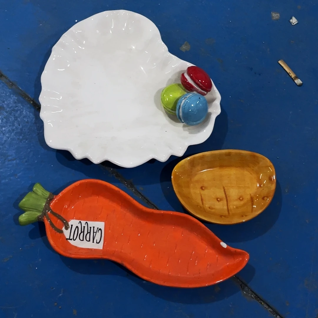 摆件所*说  磕碰。 封釉。