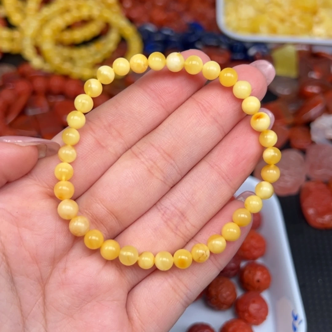 琥珀未镶嵌手链多样性