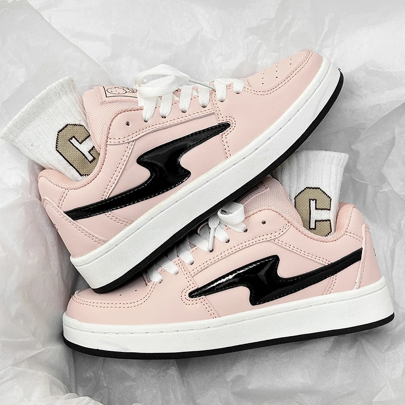 百搭运动鞋子ins闪电休闲板鞋子女2025新款学生情侣款面包鞋潮鞋