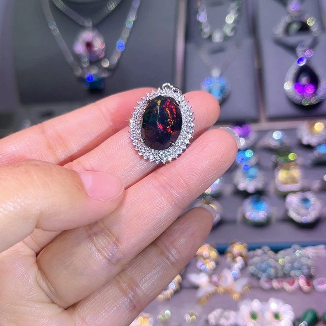 【闪购商品】欧泊珠宝奇石银S925镶嵌兔**丁吊坠