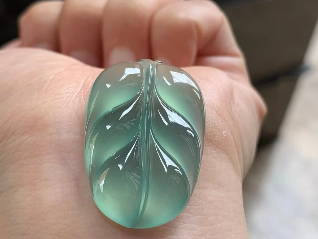 翡翠玻璃种晴水叶子挂件
