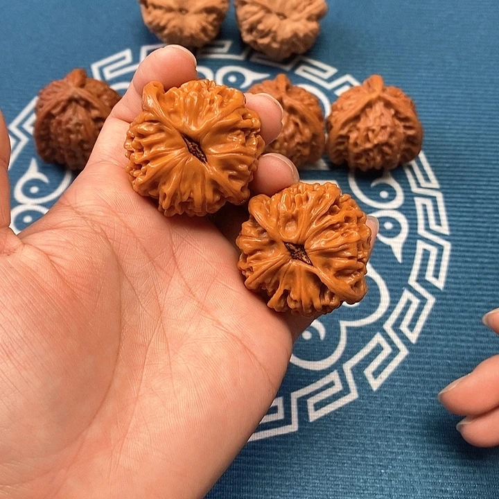 吊坠桃核天地文玩核桃