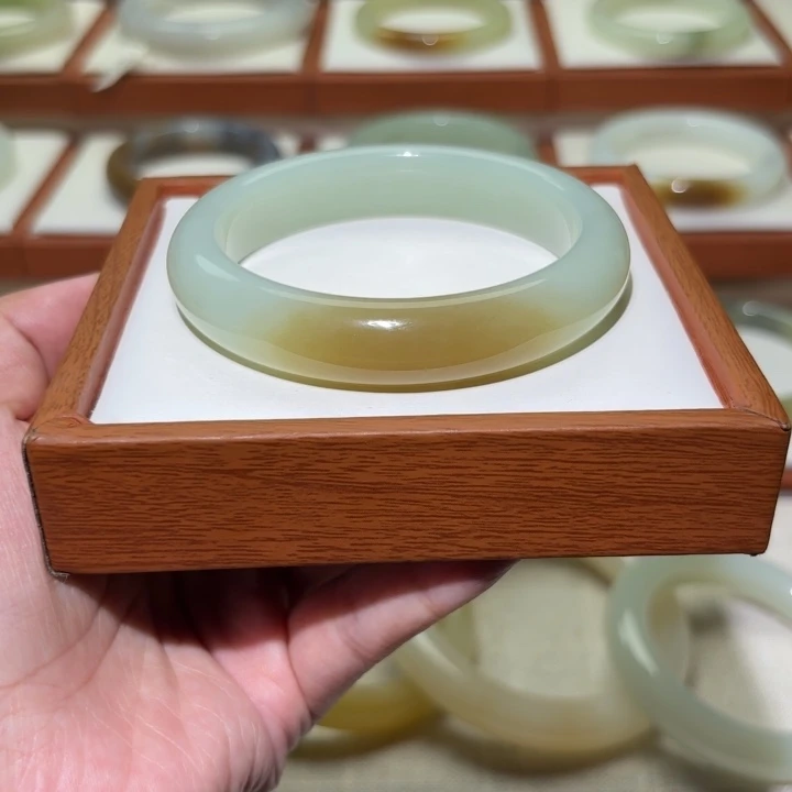 未镶嵌手镯和田玉蓝糖57-58