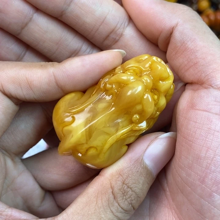 琥珀未镶嵌珠宝奇石