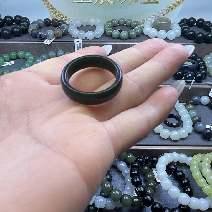 和田玉未镶嵌手串