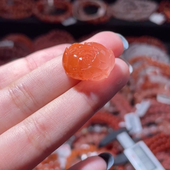 南红玛瑙未镶嵌牡丹花2395打孔备注