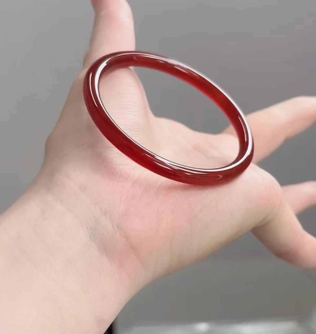 福利美人条红玛瑙卡6MM玉髓手镯 [包容天然结构介意勿拍]