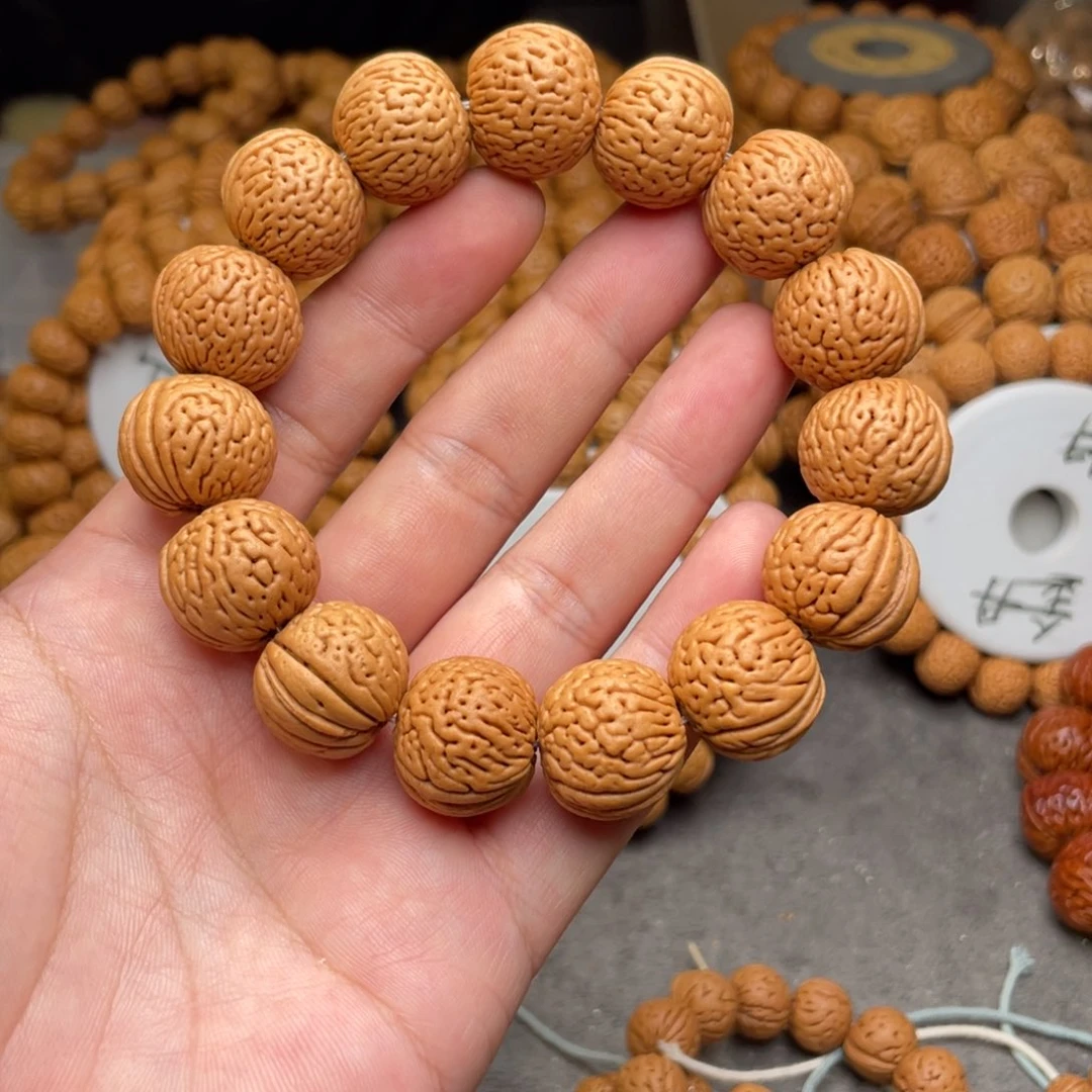 晏***汐手串桃核白月光闪1