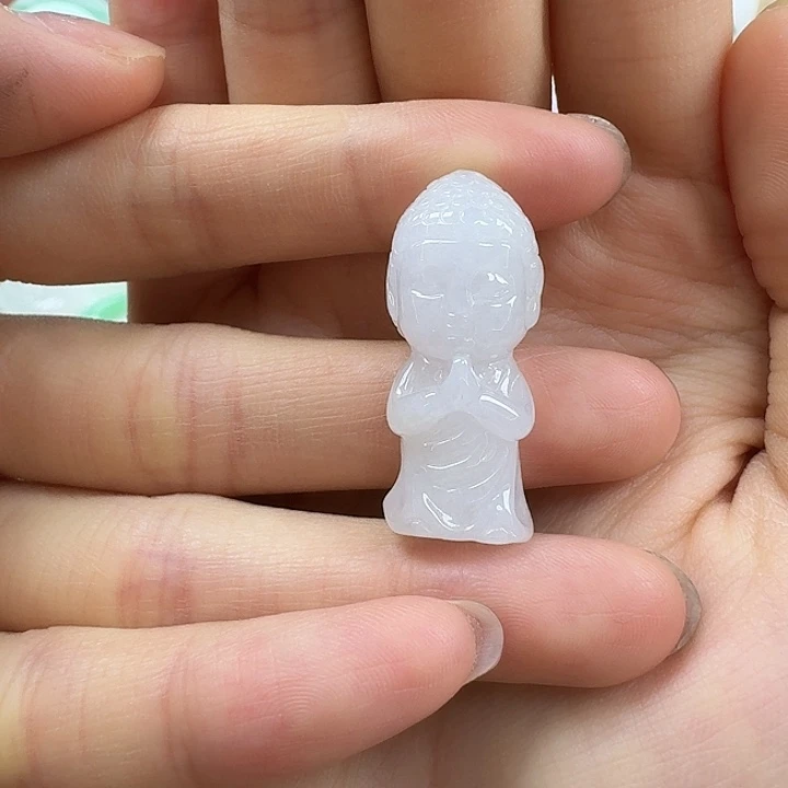 翡翠未镶嵌颈饰立体宝宝佛