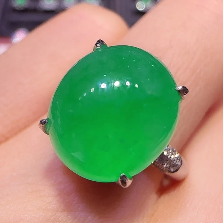 翡翠戒指18K金镶嵌戒指