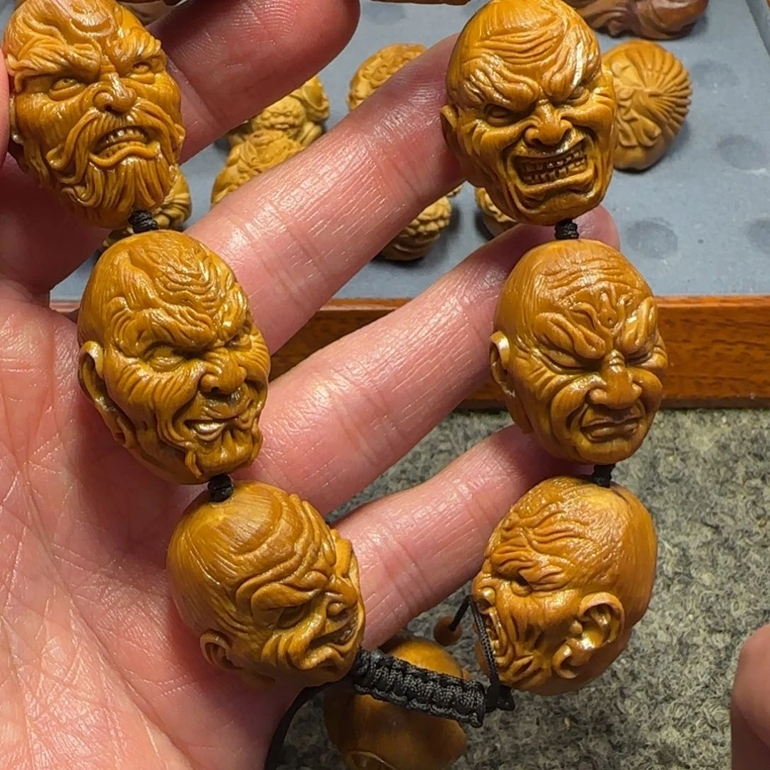 橄榄核吊坠肖像恶僧