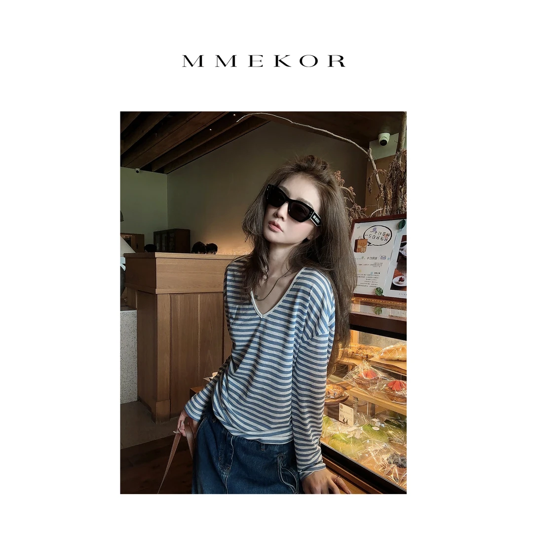 MMEKOR“少女微光”T恤 2025新款时髦书呆子V领长袖 30076