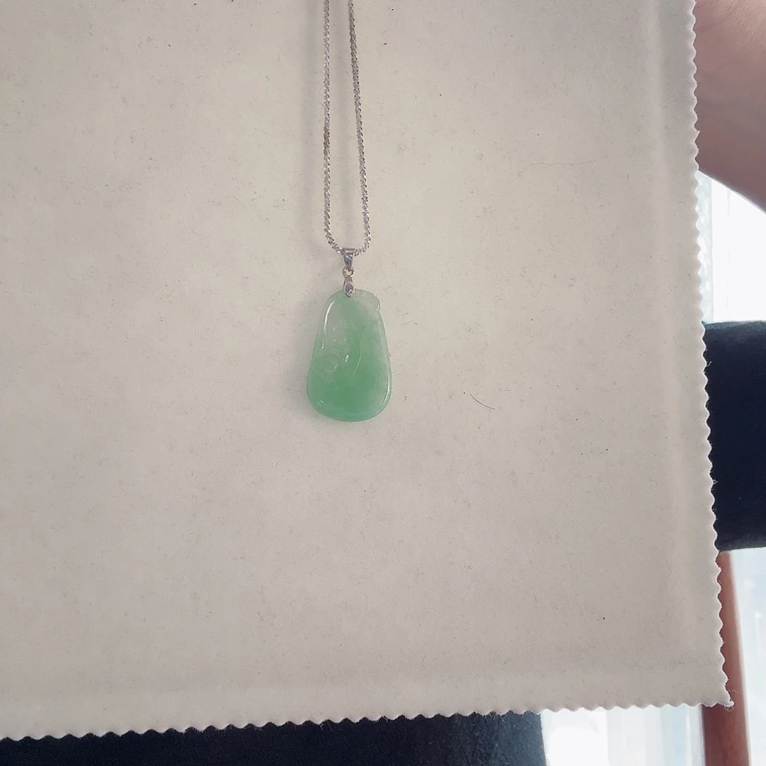 翡翠银S925镀金镶嵌颈饰如意