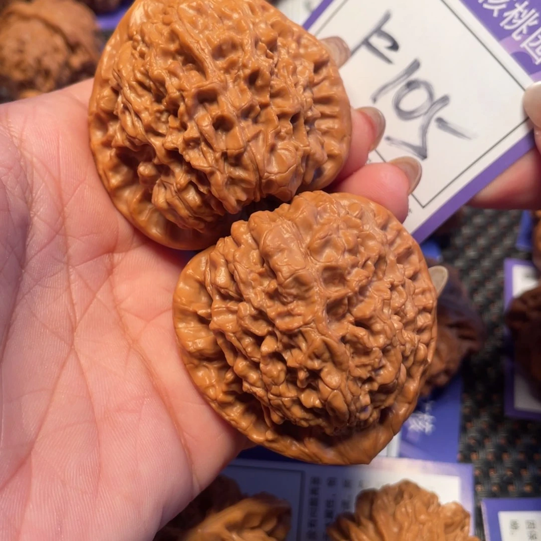 文玩核桃吊坠105号官帽48