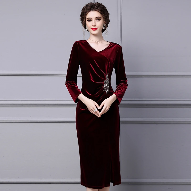 智丽金丝绒连衣裙女春季配大衣正式场合钉珠长款包臀裙子2025新款