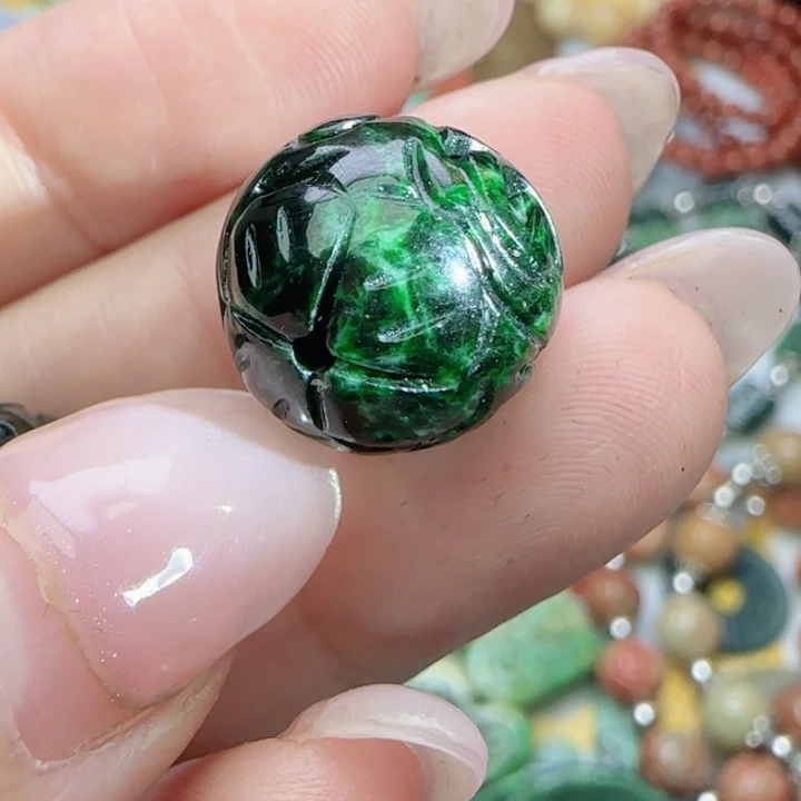 翡翠未镶嵌颈饰天然A货49