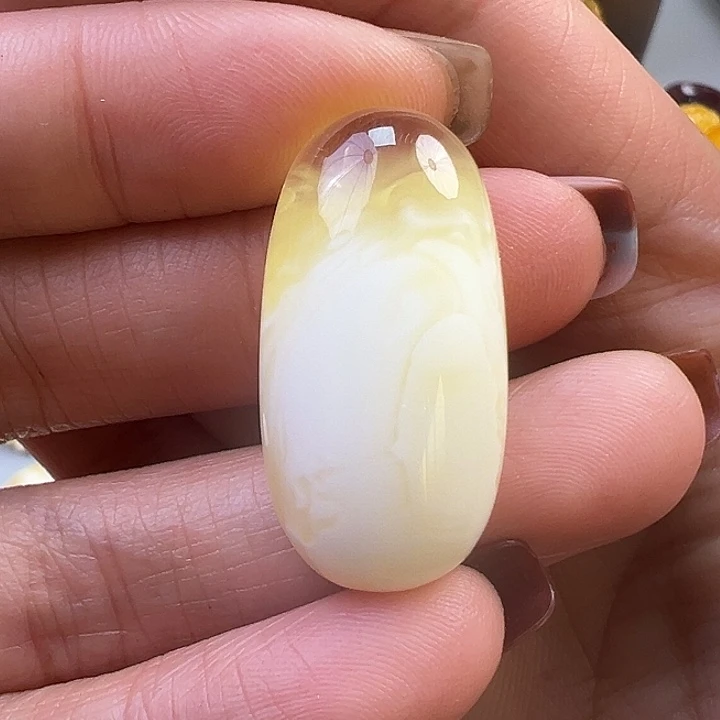 蜜蜡未镶嵌珠宝奇石