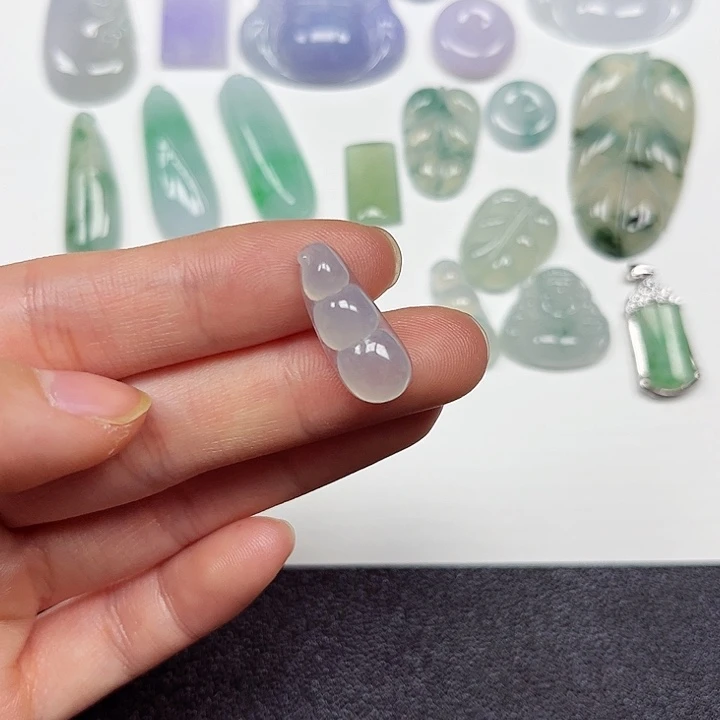 翡翠颈饰未镶嵌翡翠冰冰小豆子