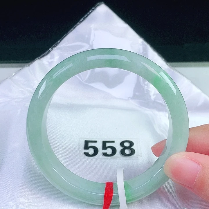 翡翠未镶嵌手镯（圆镯）翡翠手镯