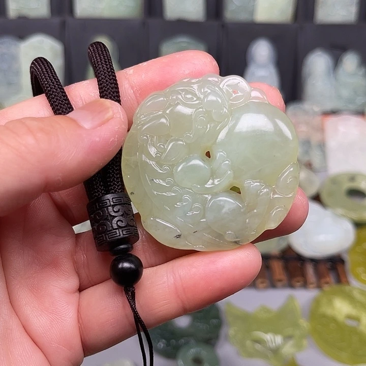 未镶嵌岫玉吊坠(赠链)东****君