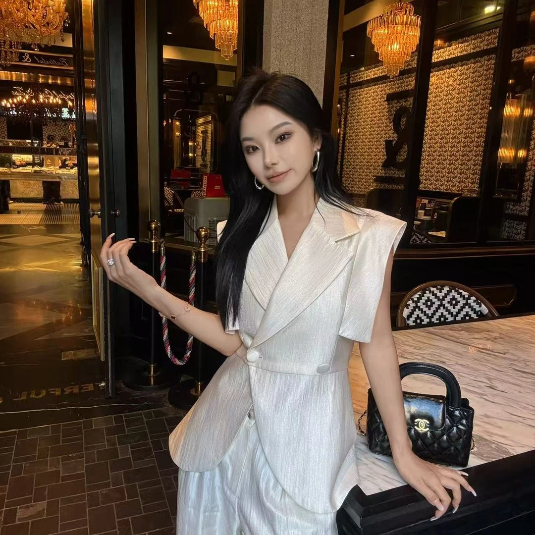夏季高级感轻奢气场套装薄款设计感修身上衣+阔腿长裤显瘦两件套