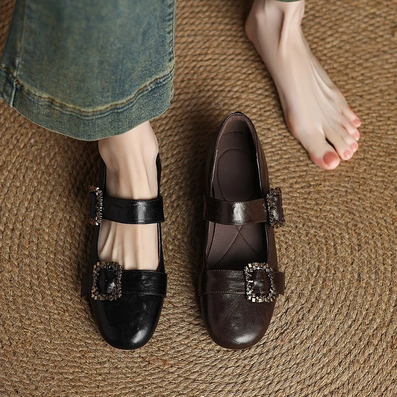 复古百搭一字带扣圆头小皮鞋2025春秋新款软底黑色通勤时装单鞋女