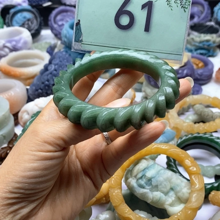 未镶嵌手镯石英岩玉